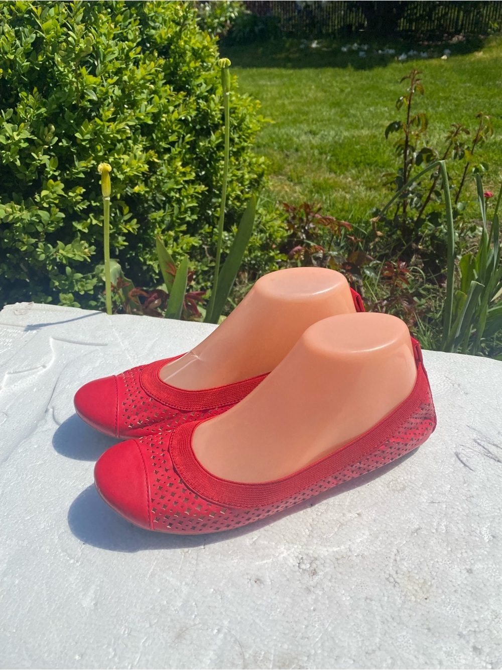 Old Navy Red Women’s Perforated Ballet Flats